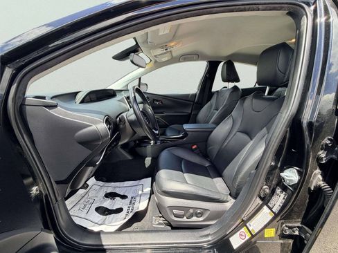 Used 2021 Toyota Prius XLE FWD image 16