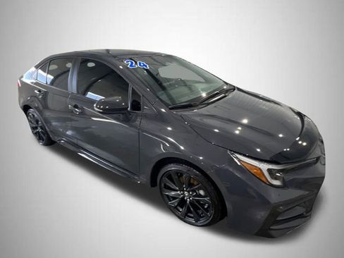 Used 2024 Toyota Corolla SE image 2