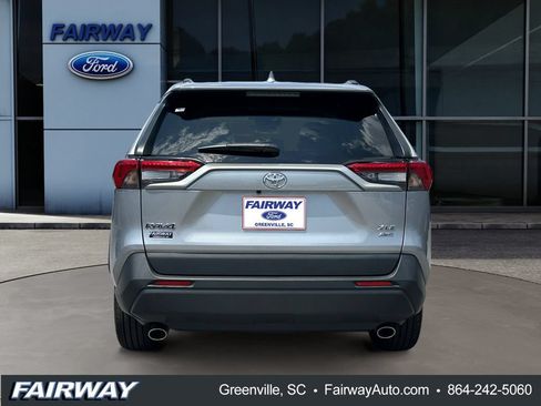 Used 2023 Toyota RAV4 XLE Premium AWD/4WD image 6