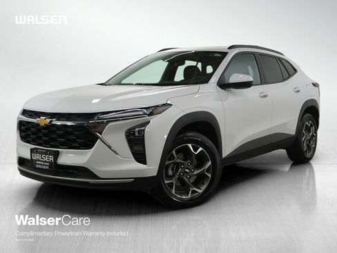 Used 2024 Chevrolet Trax LT w/ Sunroof Package image 1