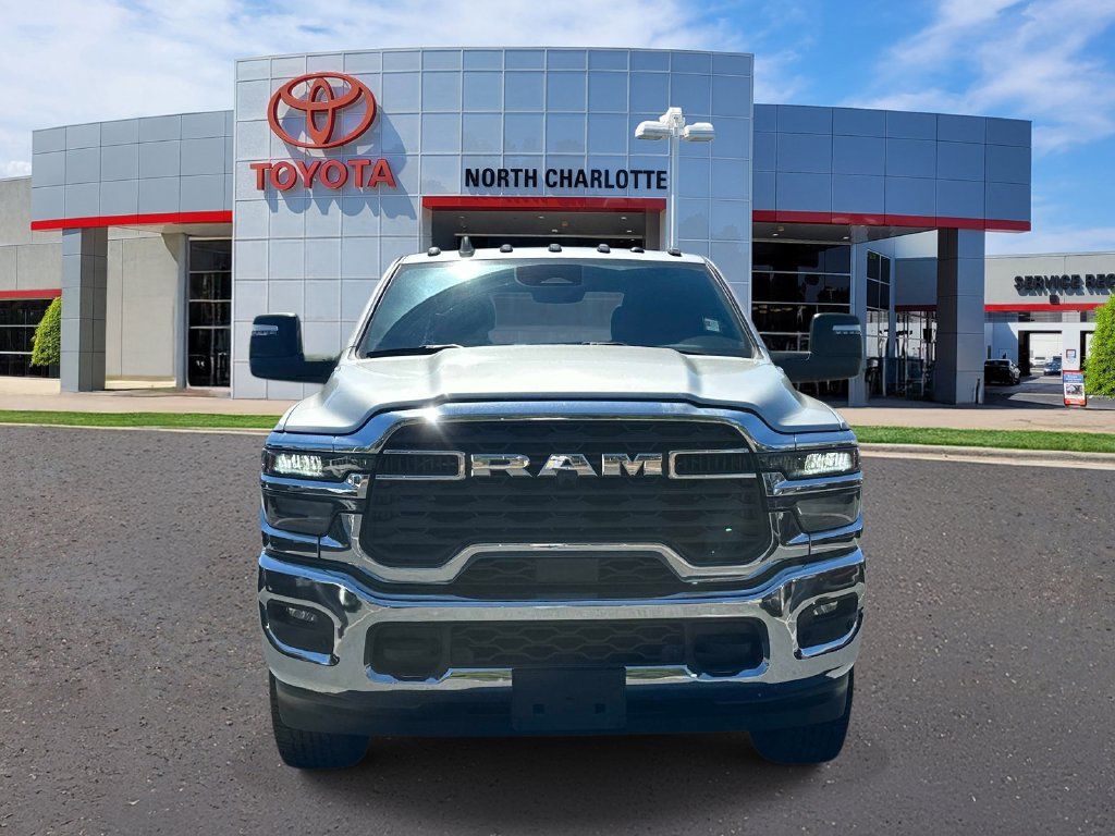 Used 2025 RAM 2500 Big Horn AWD/4WD image 3