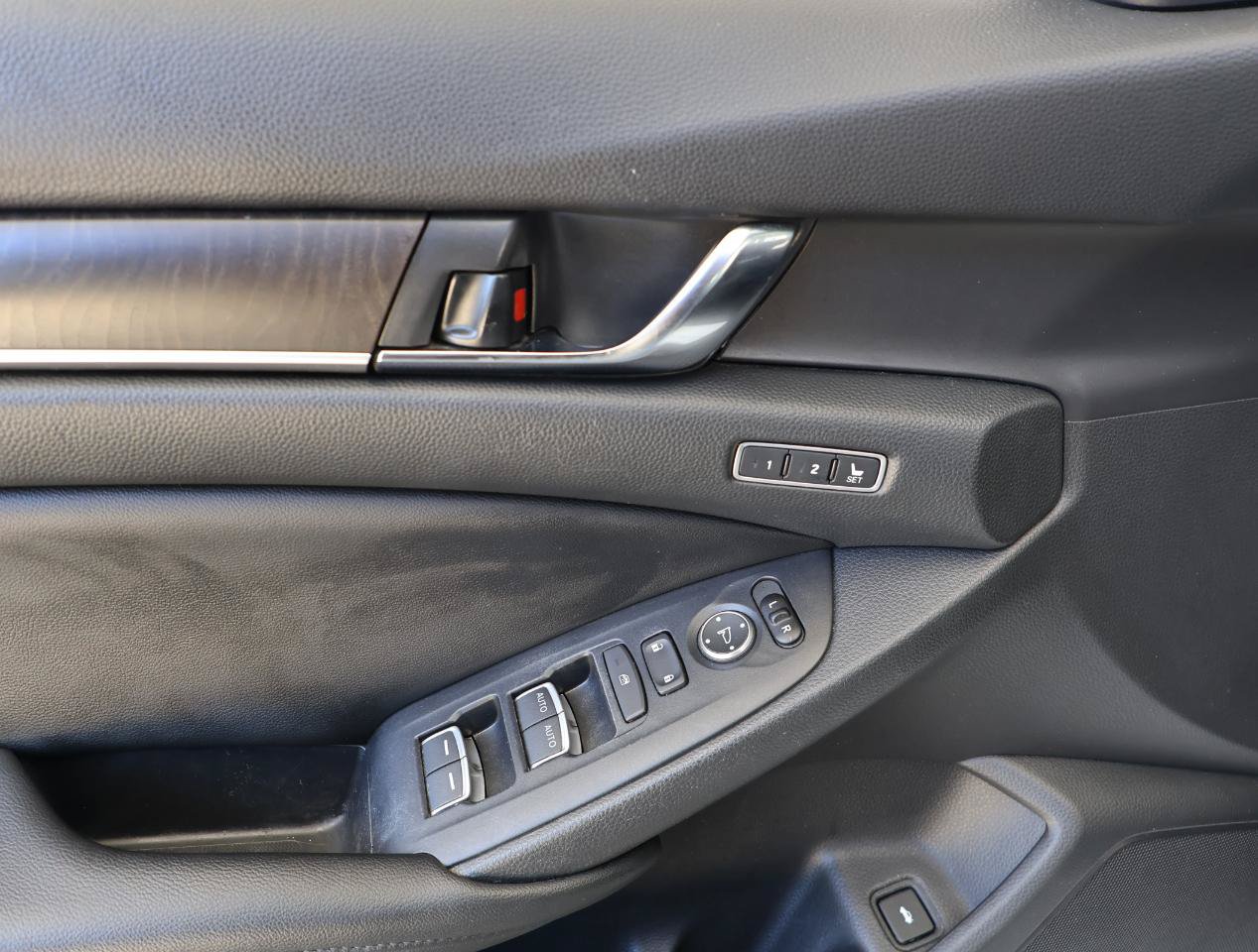 Used 2019 Honda Accord Touring image 37