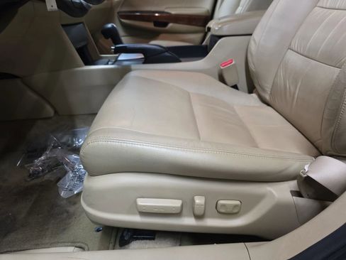 Used 2011 Honda Accord EX-L image 14