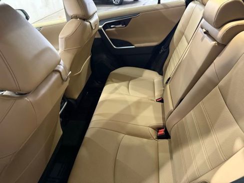 Used 2025 Toyota RAV4 Limited w/ Advanced Technology Package image 32
