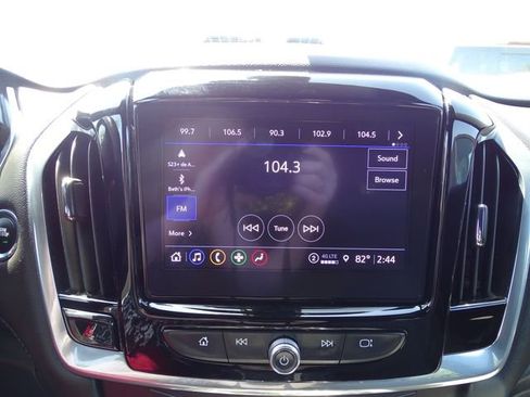Used 2022 Chevrolet Traverse LT FWD image 11