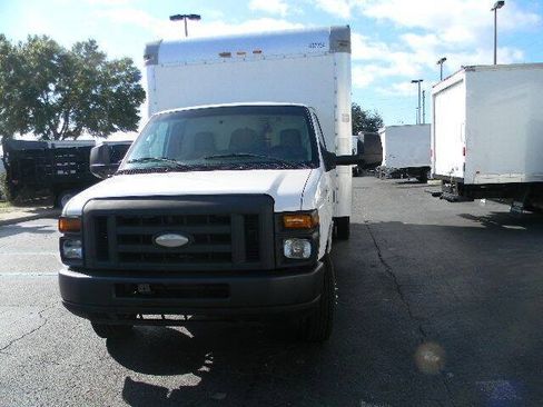 Used 2014 Ford E-350 and Econoline 350 Super Duty RWD image 8