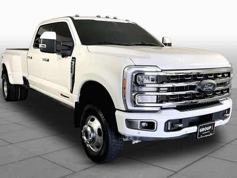 Used 2024 Ford F350 Platinum w/ FX4 Off-Road Package AWD/4WD image 3