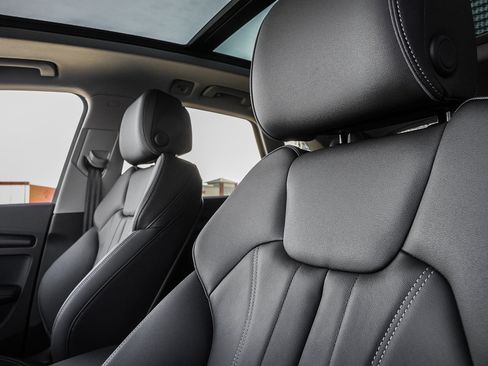 Certified 2025 Audi Q5 2.0T Premium Plus w/ Premium Plus Package image 10