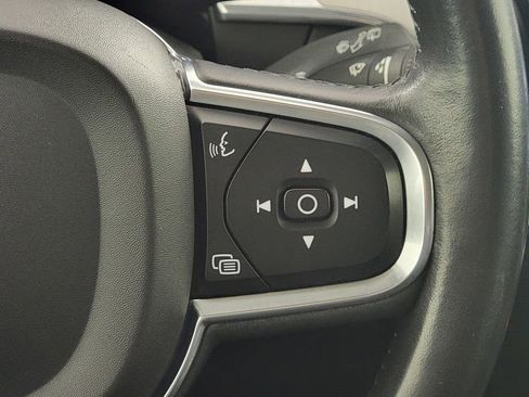 Used 2019 Volvo XC60 T5 Momentum w/ Premium Package image 29