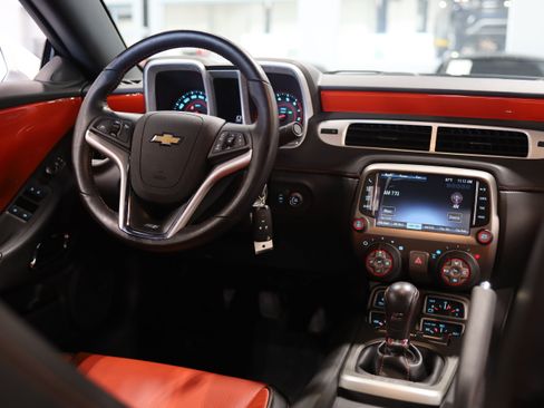 Used 2015 Chevrolet Camaro SS w/ RS Package RWD image 32