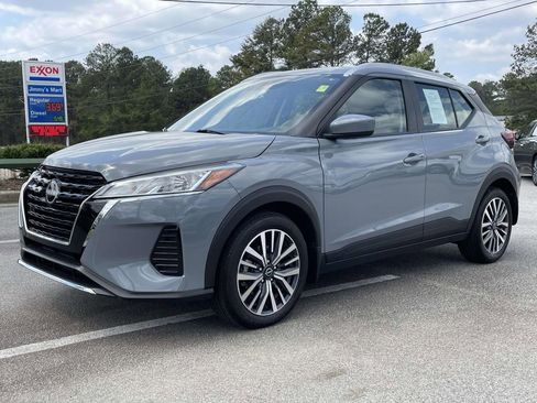 Used 2024 Nissan Kicks SV image 3