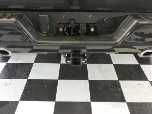 Used 2024 GMC Sierra 1500 AT4 w/ AT4 Preferred Package image 7