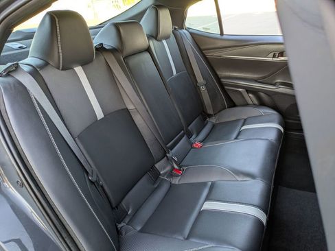 Used 2025 Toyota Camry SE image 27