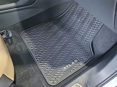 New 2026 Volkswagen Atlas Cross Sport SE image 14