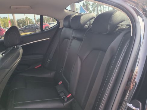 Used 2023 Genesis G70 2.0T image 12