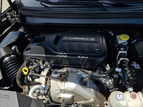 Used 2022 Jeep Cherokee Latitude Lux w/ Sun & Sound Group AWD/4WD image 30