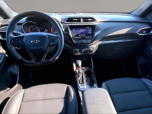 Used 2023 Chevrolet TrailBlazer RS w/ Sun and Liftgate Package FWD image 16