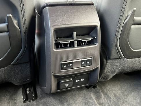 Used 2024 Jeep Wagoneer Launch Edition image 40