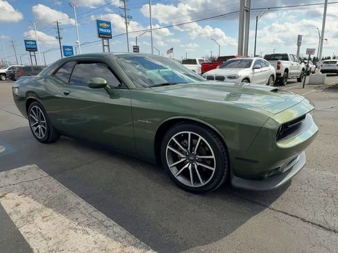 Used 2022 Dodge Challenger R/T w/ Plus Package image 2