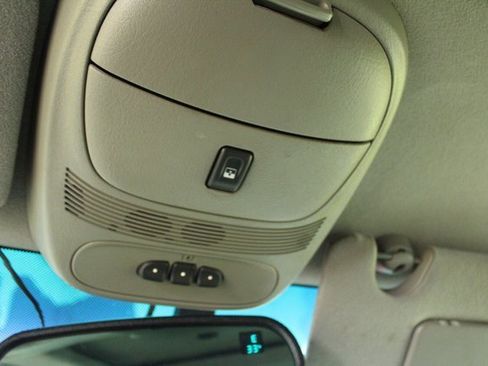 Used 2003 GMC Envoy SLE w/ 1SB Preferred Equipment Group image 15