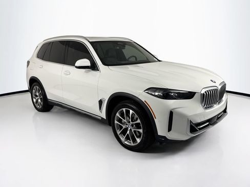 Used 2024 BMW X5 xDrive40i w/ Parking Assistance Package AWD/4WD image 3