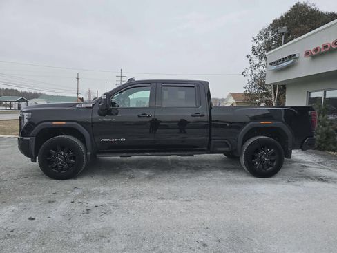 Used 2025 GMC Sierra 2500 AT4 w/ AT4 Premium Plus Package image 7