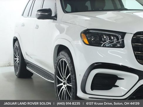 Used 2024 Mercedes-Benz GLS 580 4MATIC image 12