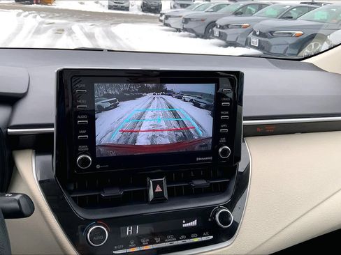 Used 2021 Toyota Corolla LE image 29