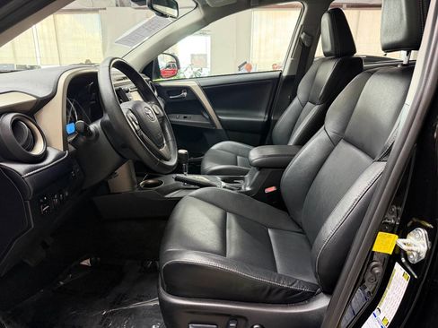 Used 2014 Toyota RAV4 Limited w/ Technology Package AWD/4WD image 11