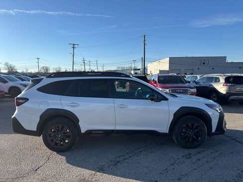 Used 2023 Subaru Outback Onyx Edition image 9