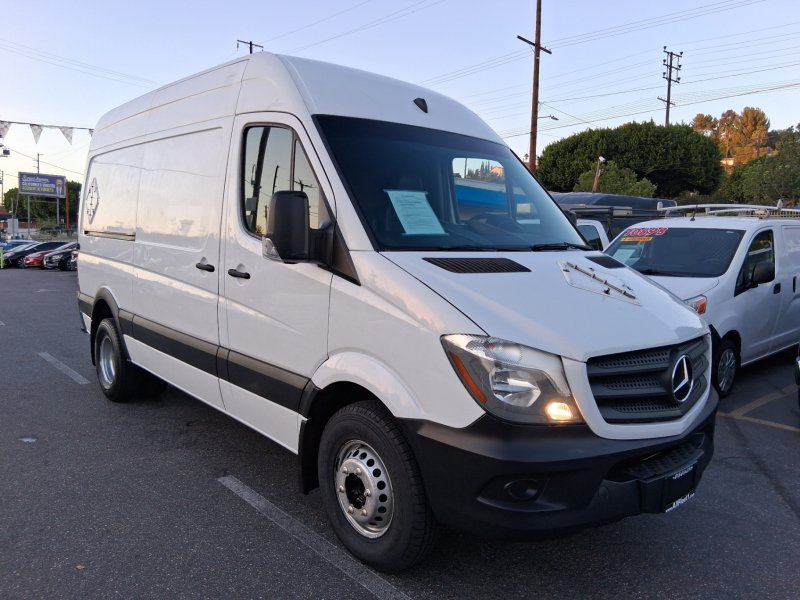Used 2017 Mercedes-Benz Sprinter 3500 image 1