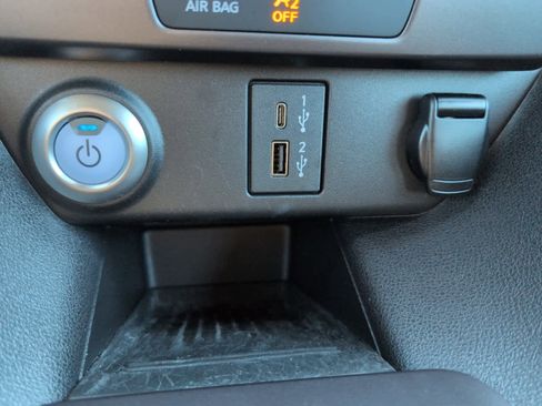 Used 2024 Nissan Leaf S image 22