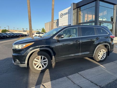 Used 2016 Toyota Highlander LE image 6