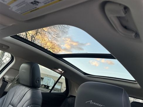 Used 2021 Buick Envision Avenir image 24