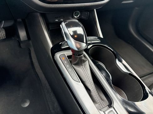 Certified 2025 Buick Envista Sport Touring image 19