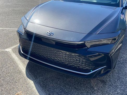 Used 2023 Toyota Crown XLE image 13