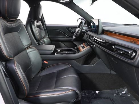 Certified 2025 Lincoln Aviator Black Label AWD/4WD image 16