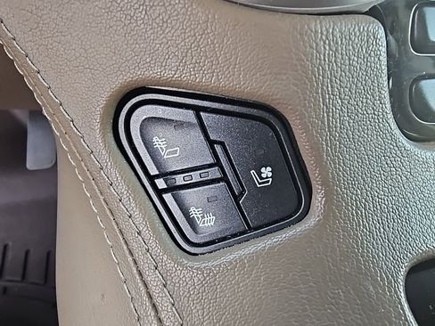 Used 2019 GMC Yukon XL SLT w/ Open Road Package image 27