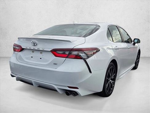 Used 2023 Toyota Camry SE image 5
