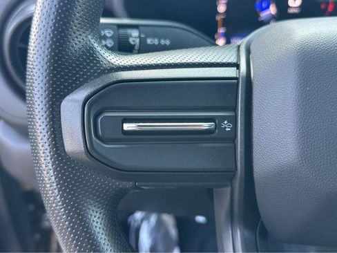 Used 2023 Chevrolet Colorado W/T image 20