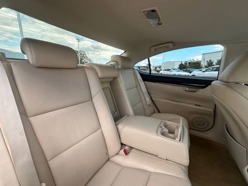 Used 2014 Lexus ES 350 image 25