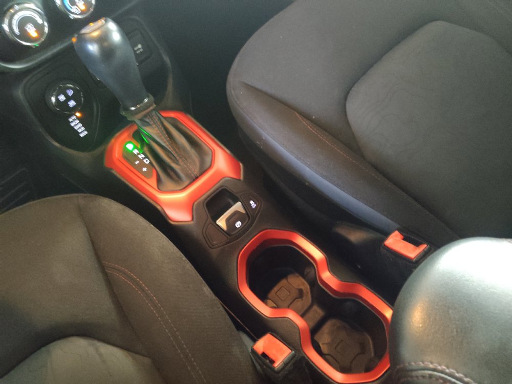 Used 2015 Jeep Renegade Trailhawk w/ Cold Weather Group AWD/4WD image 26