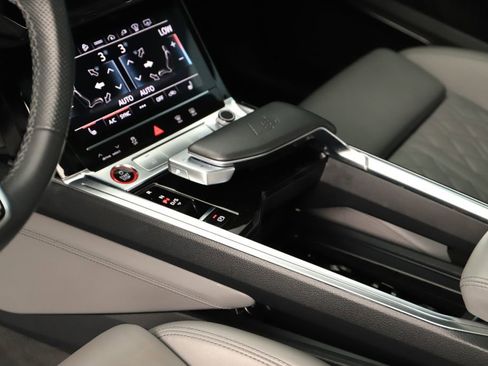Used 2023 Audi e-tron S Prestige w/ Prestige Package image 17