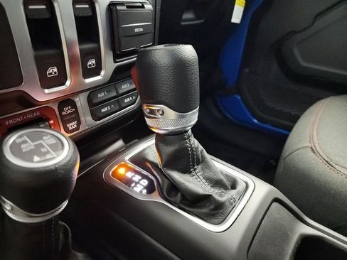 New 2025 Jeep Wrangler Rubicon w/ Xtreme 35 Tire Package image 31