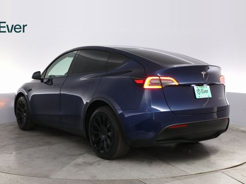 Used 2022 Tesla Model Y Long Range image 14