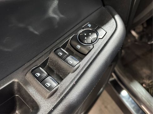 Used 2024 Ford Edge SEL image 25