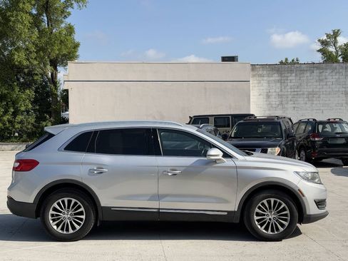 Used 2018 Lincoln MKX Select w/ Select Plus Package AWD/4WD image 4