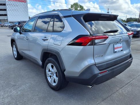 Used 2020 Toyota RAV4 XLE AWD/4WD image 3