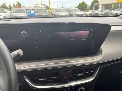Used 2025 Buick Encore GX Preferred AWD/4WD image 20