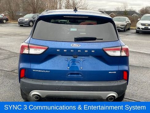 Used 2022 Ford Escape Titanium image 4